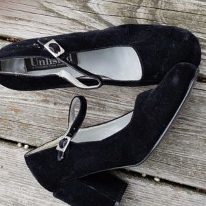 Black Mary Jane's Velvet sz 8.5